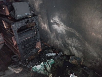 В Порховском районе проводится проверка по сообщению о гибели мужчины при пожаре